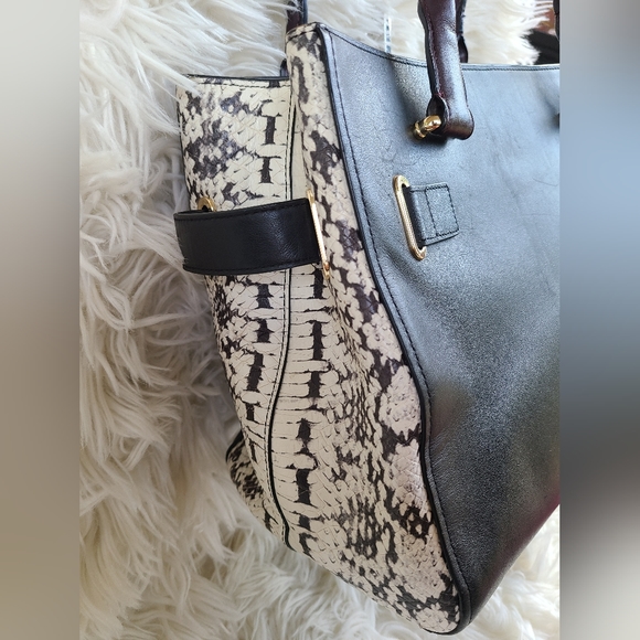 COACH Swaggers Carryall Black Exotic Bag - Picture 10 of 11